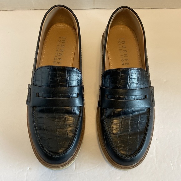 Journee Collection Women's Kenly Slip-On Loafers Black Size 8 - Picture 4 of 12